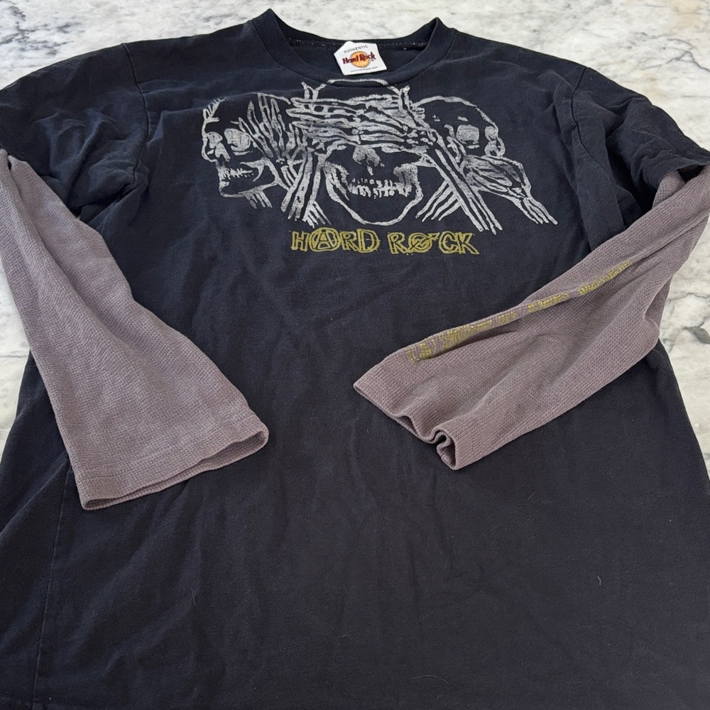 Hard Rock Cafe Black and Gray Graphic Long Sleeve Tee